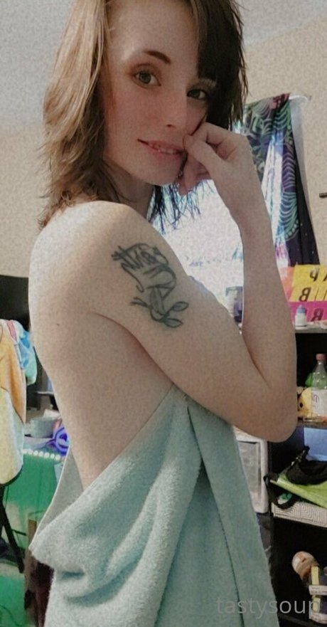 chxsoup art model pic