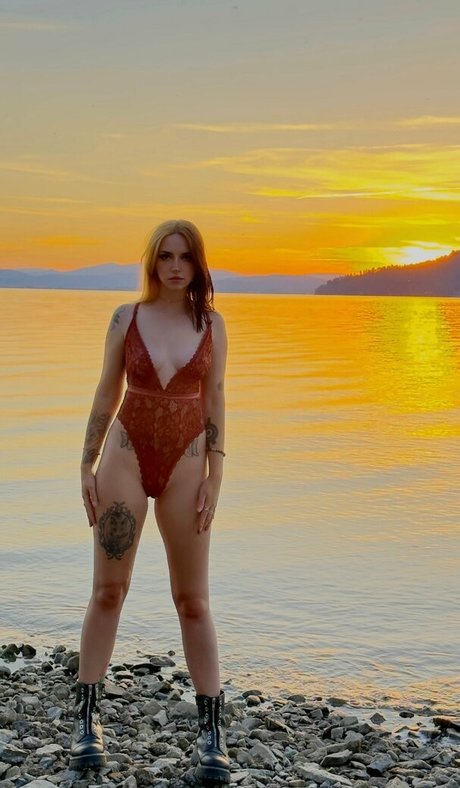 cybercllctr model hd pics