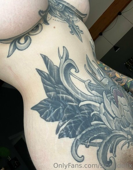 sinfuldollx pornographic model picture