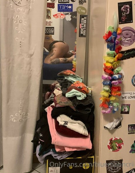 bluemooncrii naked model pictures