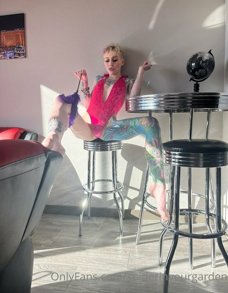 spiderinyourgarden pornstar erotic pictures