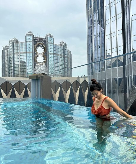 west tung model beautiful img