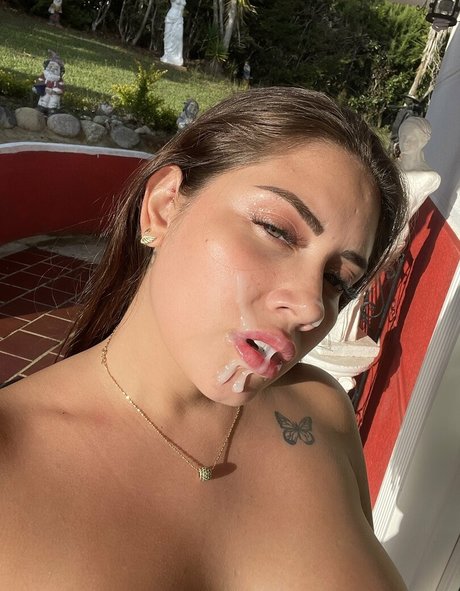 Sara Blonde star naked pics