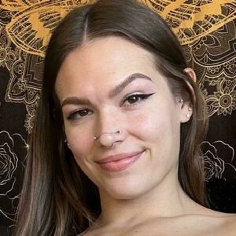 HarlyHaze nude actress image