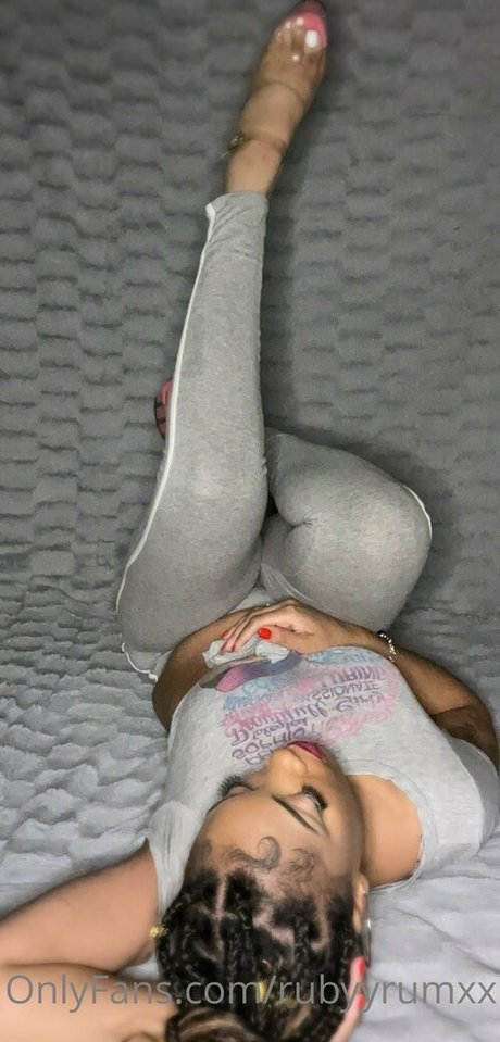 rubyyrumxx model free pics