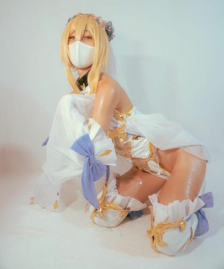 Yawarakai Luna hot actress pic