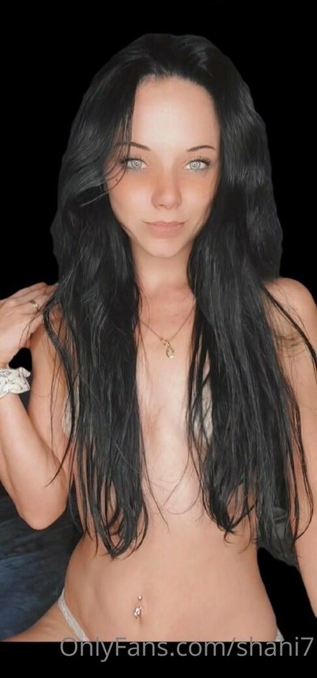 land down under gal top model picture