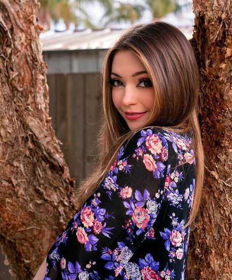 Alli Flanagan star exclusive pictures