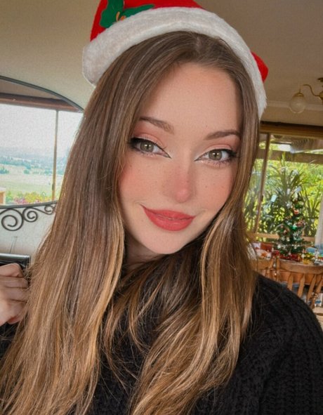 Alli Flanagan perfect star img