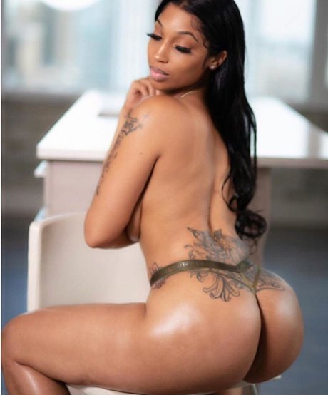 Shethickyyy nice actress picture