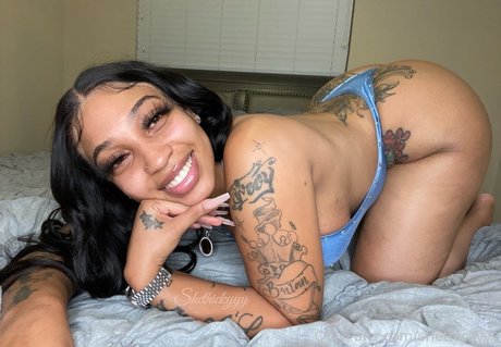 Shethickyyy erotic pornstar picture