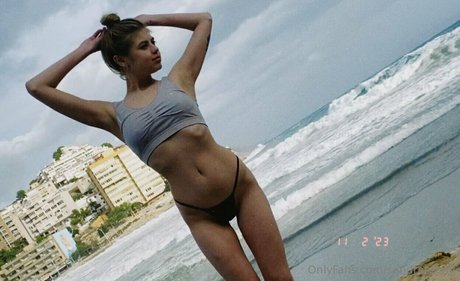 sandra tiny star naked gallery