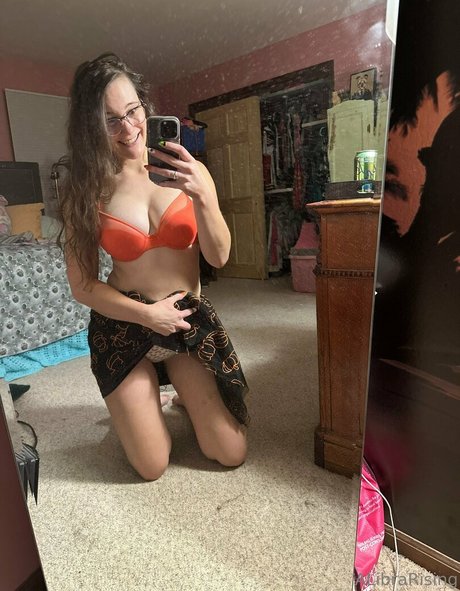 alibrarising nudes star pictures