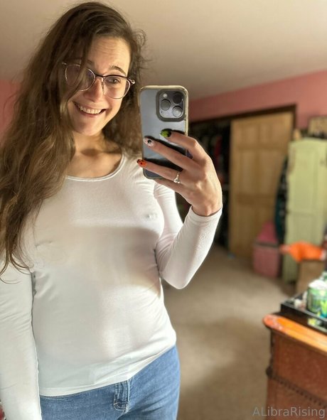 alibrarising model free pics