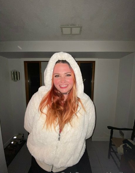 devikurr exclusive actress image