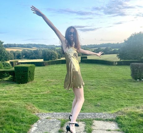 Alice Loxton pretty actress galleries