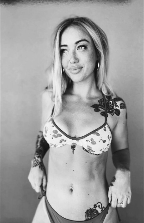 rachelelizabethx0 model beautiful pic