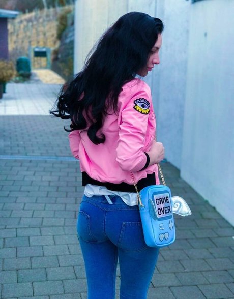 Gnu live pornstar beautiful photos