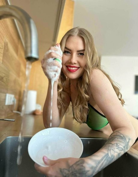 vikini bikini pornstar erotic picture