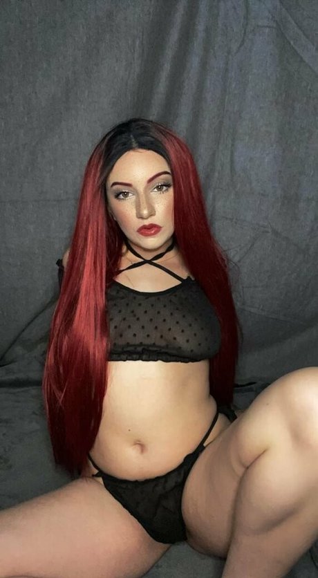 teslataylor nudes actress images