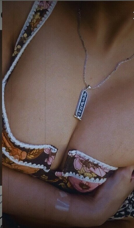 Sarah Fasha model free pic