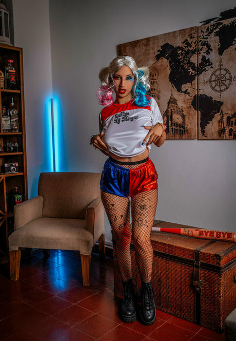 sunny bunny xx nude model galleries