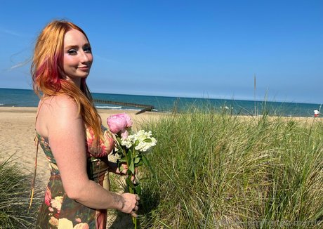 Fertile Myrtle nude star pic