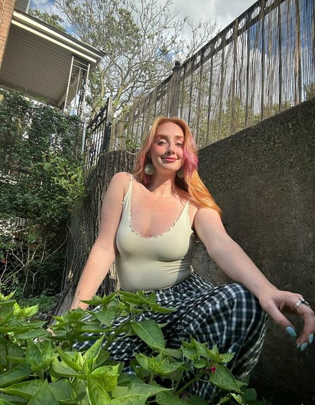 Fertile Myrtle pornstar exclusive pics