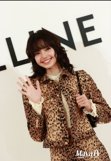 Lisa Manoban star beautiful images