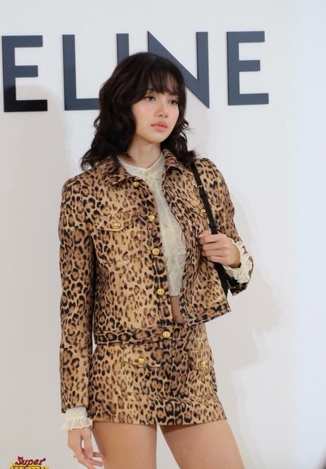 Lisa Manoban model art photo