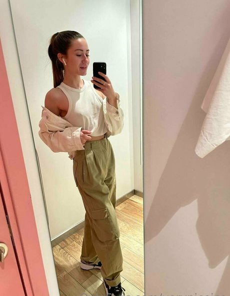 yanasugarr hd pornstar pic