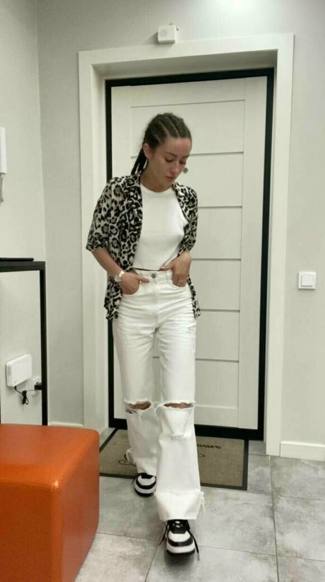 yanasugarr pornstar beautiful pics