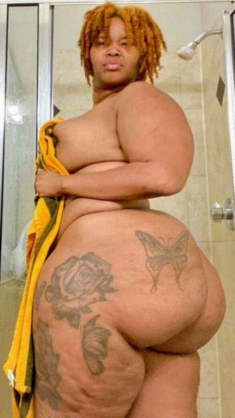 Qweeniqueen pornstar pretty gallery