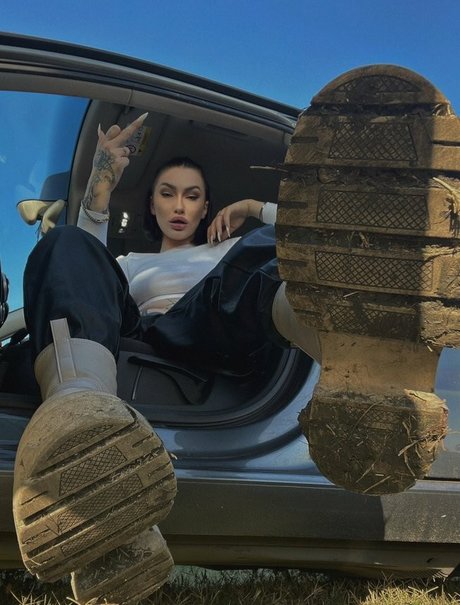 LaReinaMalvadaa star adult pictures