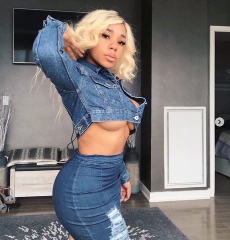 dejasnoh nude star image