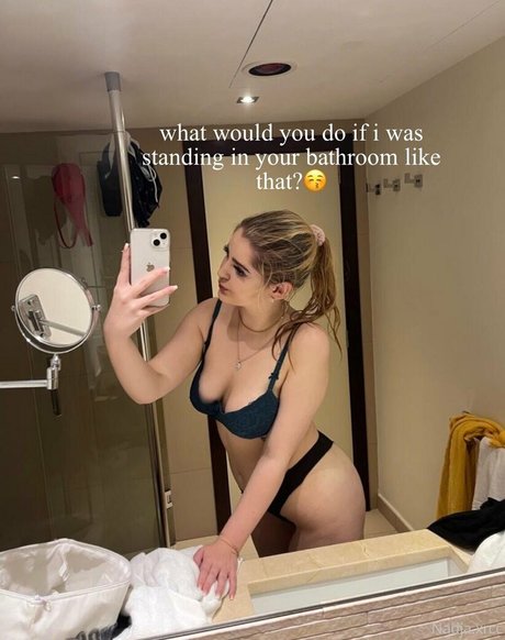 bunnynadja naked star image