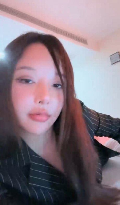 _Arion_ naked actress gallery