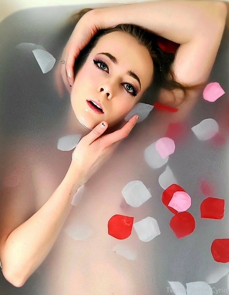 rileycyriis vip sex model picture