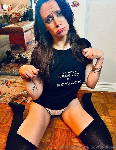 lucyfoxplays pornstar pretty pic