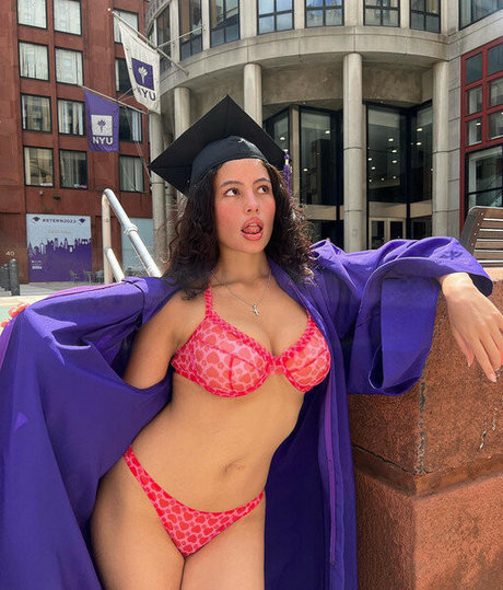 Isabella Carr actress image