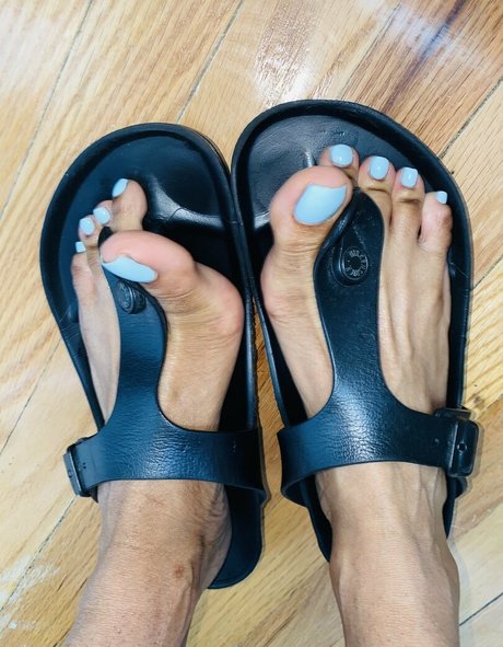 vee feet model hd photos