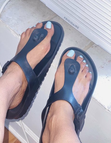 vee feet exclusive model pic