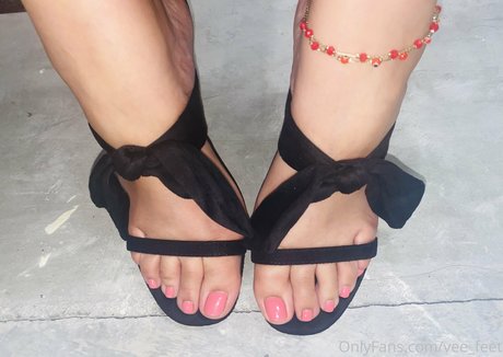 vee feet best model photo