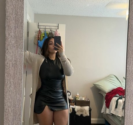 bombassdeisy pornographic model image