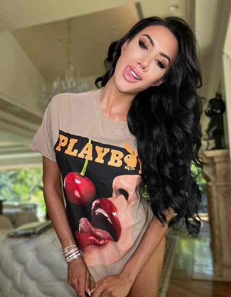 corrieyee sexy star pictures