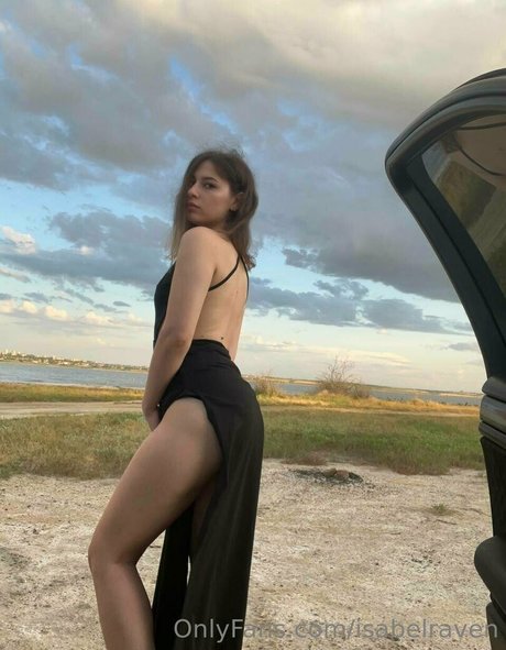 isabelraven adult model pic