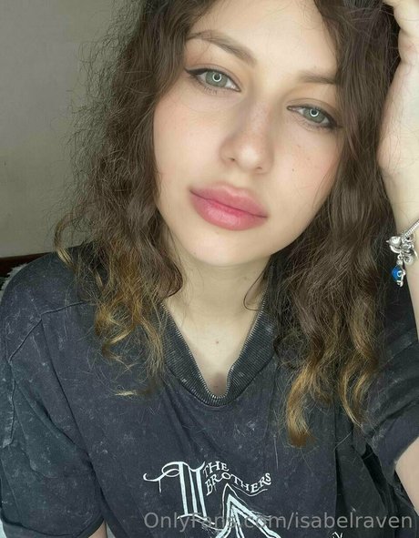 isabelraven naked pornstar picture