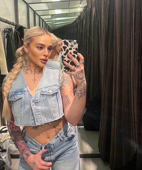 Angelika Kramer model free image