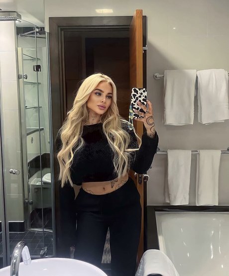 Angelika Kramer sexy actress galleries