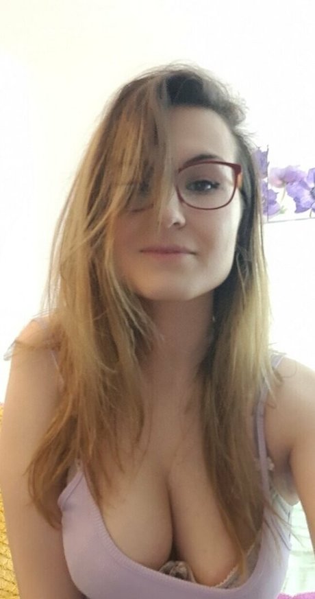 yasminnesummers beautiful model photo